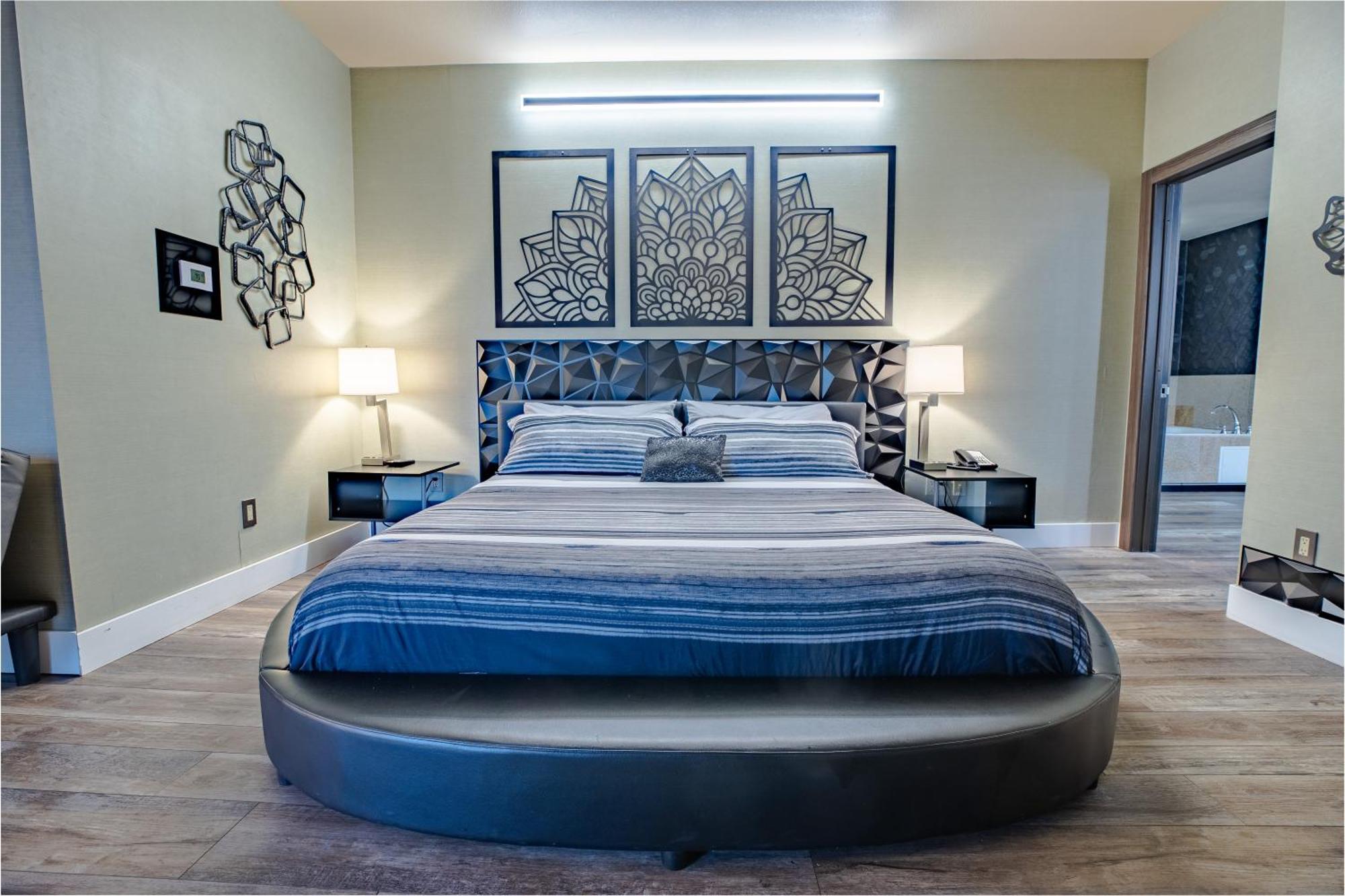 Aparthotel 2100 Sqft Penthouse W/ Strip Views! Pool Gym